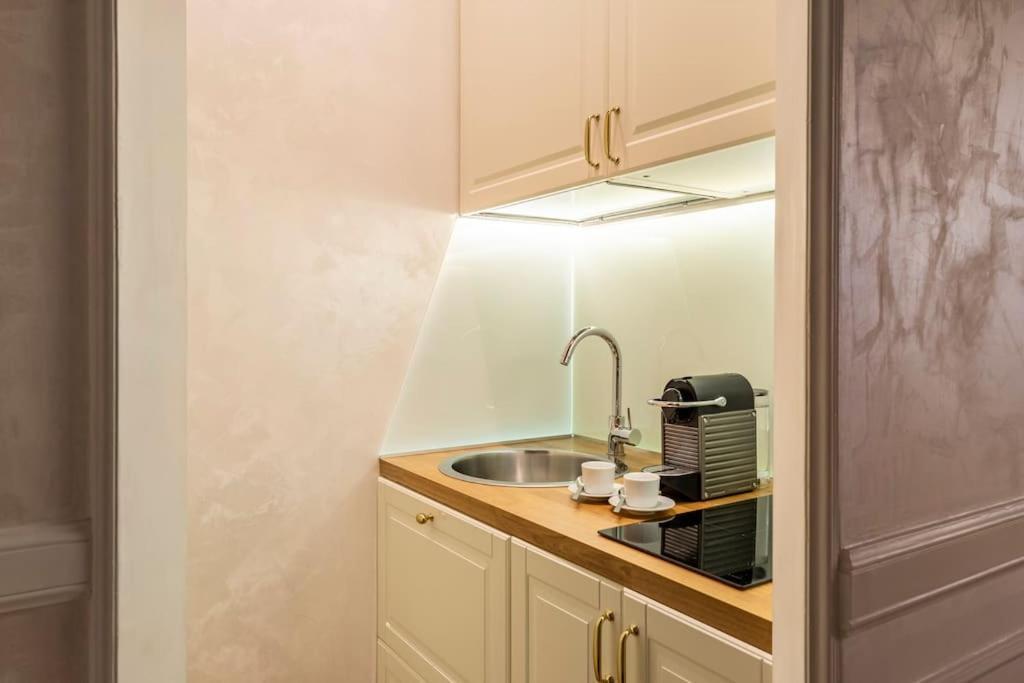 Frattina Elegance Suite Рим Экстерьер фото